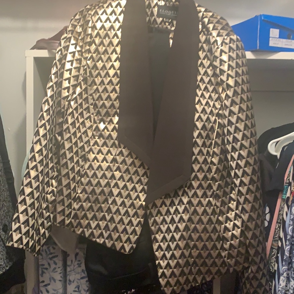 Women’s suit brand new